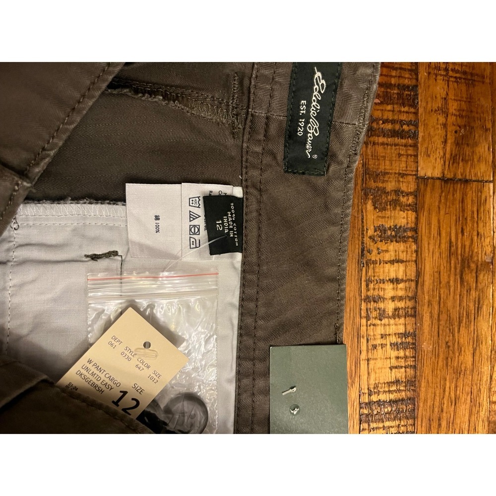 Eddie Bauer Women 12 Cargo Pants Olive Green Cotton Unlimited Easy Utility - Picture 2 of 2